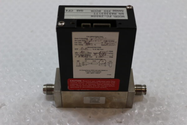 6235 Tylan FC-2900M Mass Flow Controller, CF4, 200 sccm - Image 2