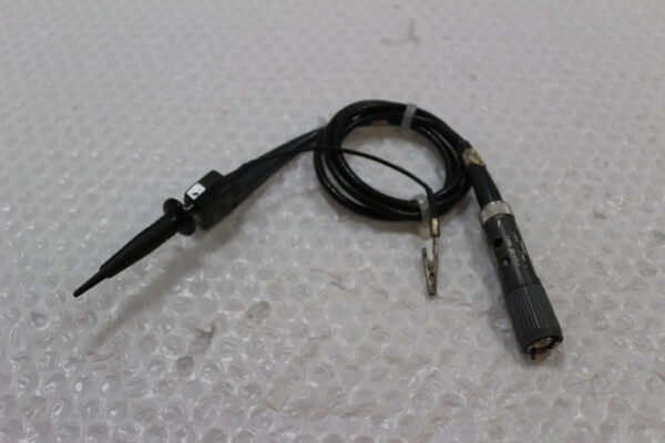 6363 Tektronix P6055, 010-6055-00, 1MEG, ~10pF Differential Probe
