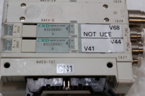 6422 CKD N3E0660-M Solenoid Valve Block - Image 2